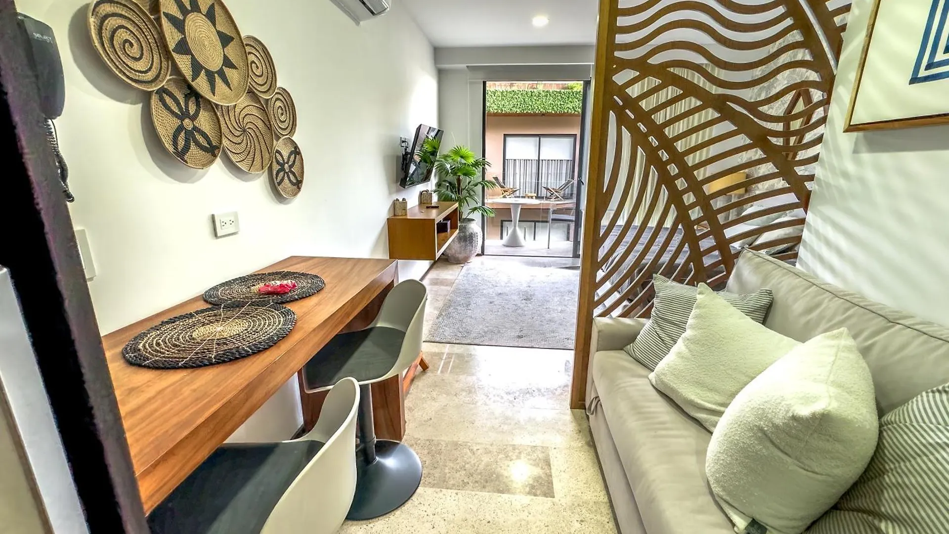 Menesse Tulum Bed & Breakfast