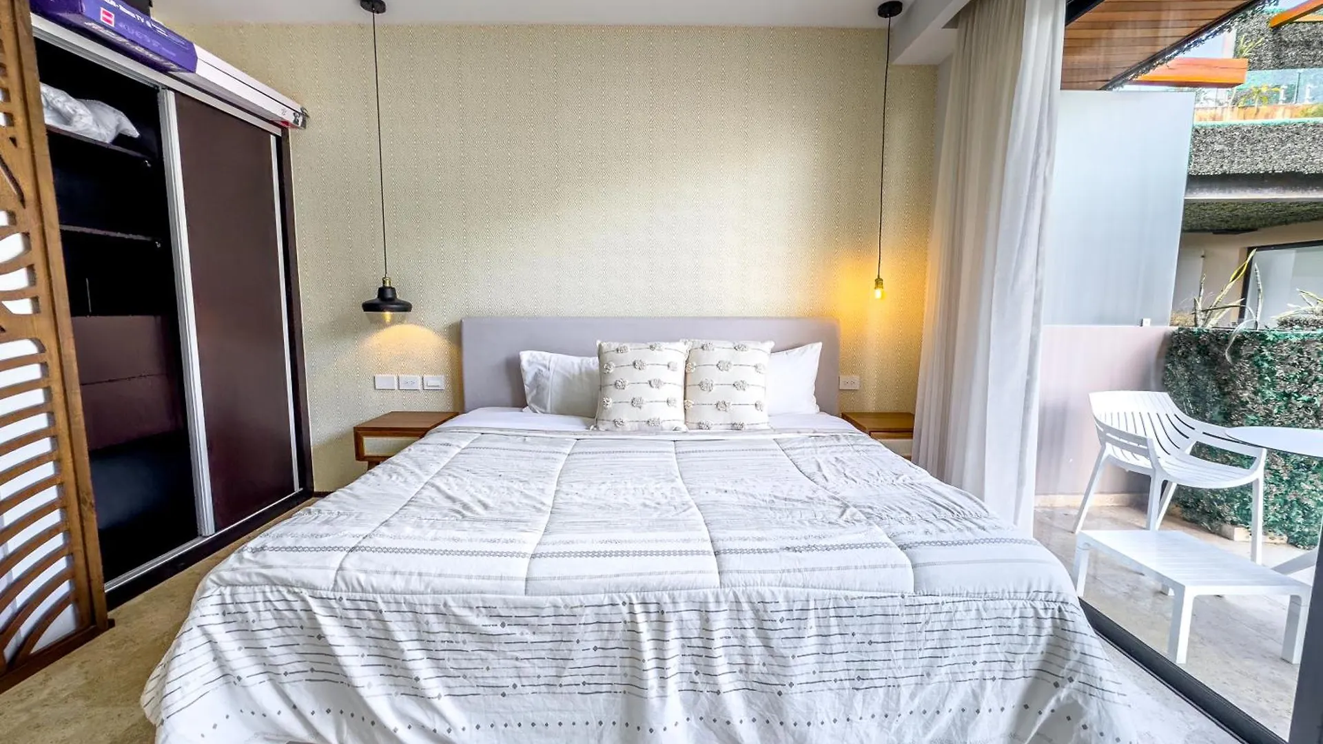 Menesse Tulum Bed & Breakfast