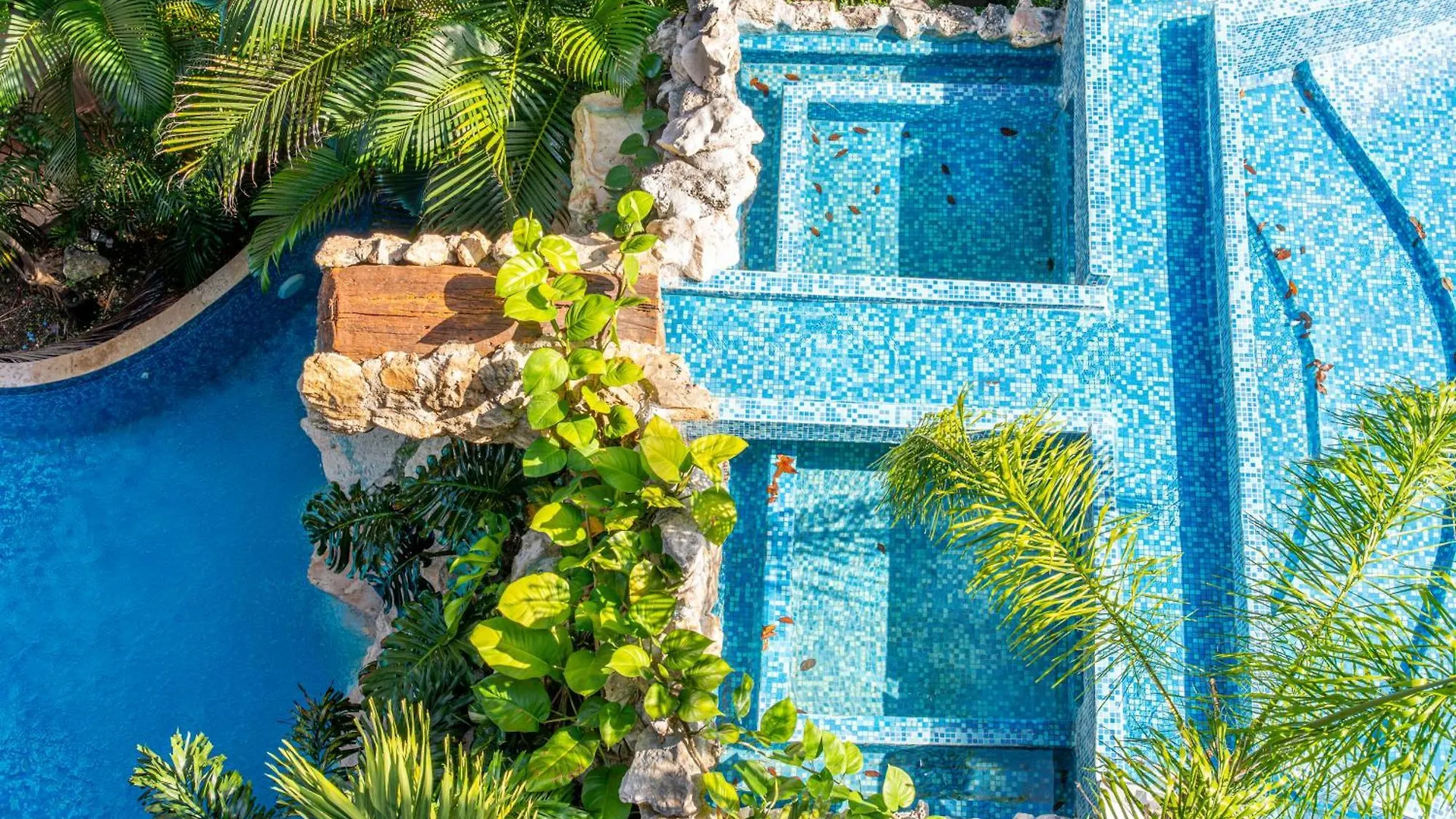 Menesse Tulum Bed & Breakfast